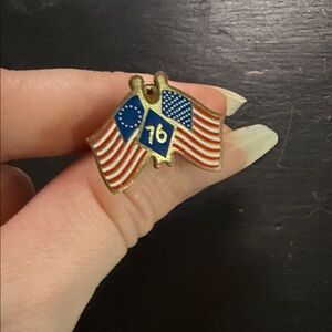 1976 Bicentennial Vintage Patriotic Flag Pin